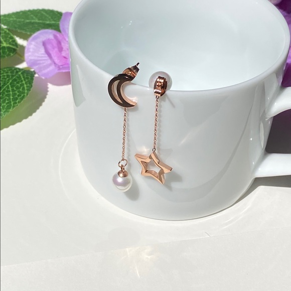 Moon and Star Long Pearl Chain Drop Earrings. - Picture 3 of 6